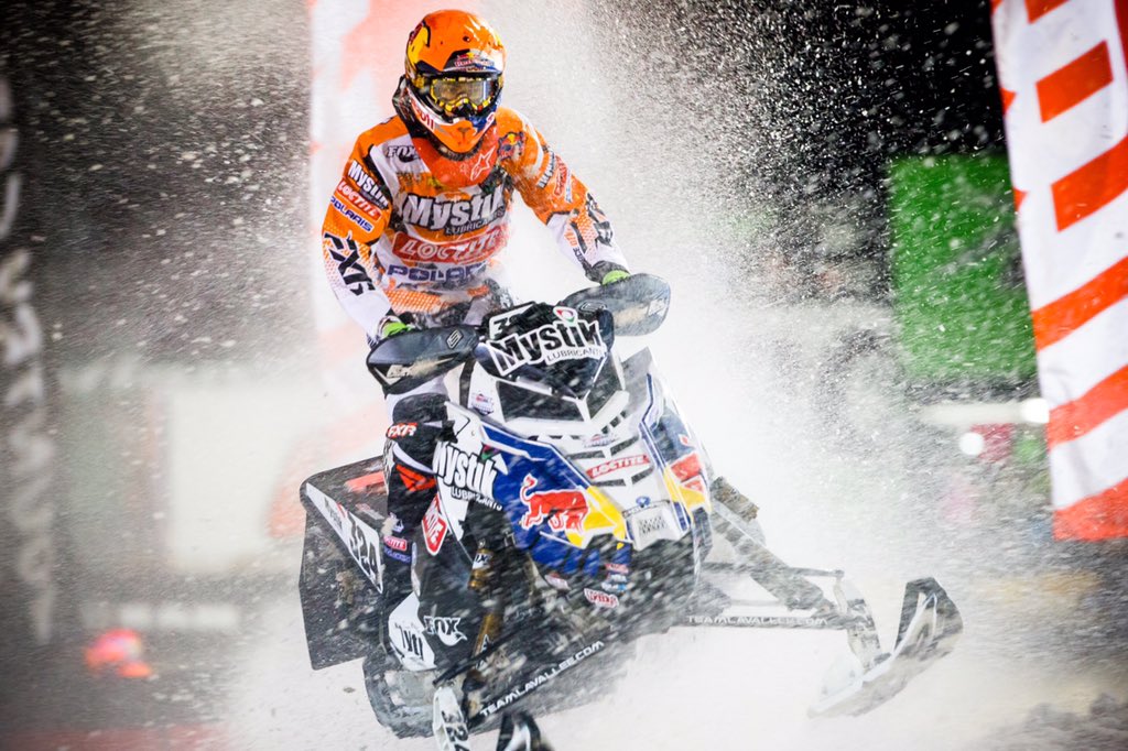 teamlavallee's tweet image. Tough break for @kylepallin. From the back row to 4th &amp;amp; an off pushed him to 10th. That's racing! #snocross 🏁