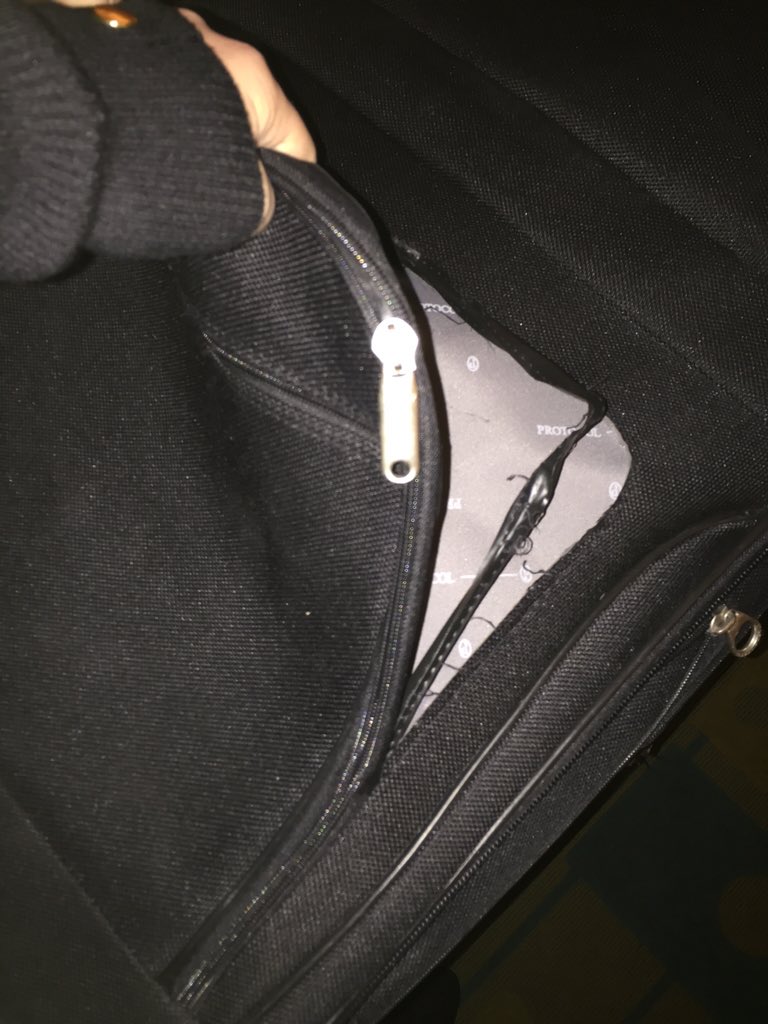 Megananderson72's tweet image. Dads bag got a boo-boo on our @united flight 😢✈️ everything in the front fell out #usecaution #customerservicehelp