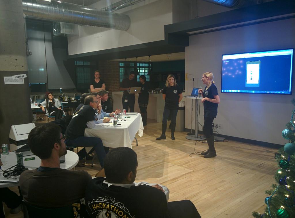 marie_halle's tweet photo. Team IFeelYP en pitch devant nos juges! #hackYP https://t.co/Pgm5J8l3MG