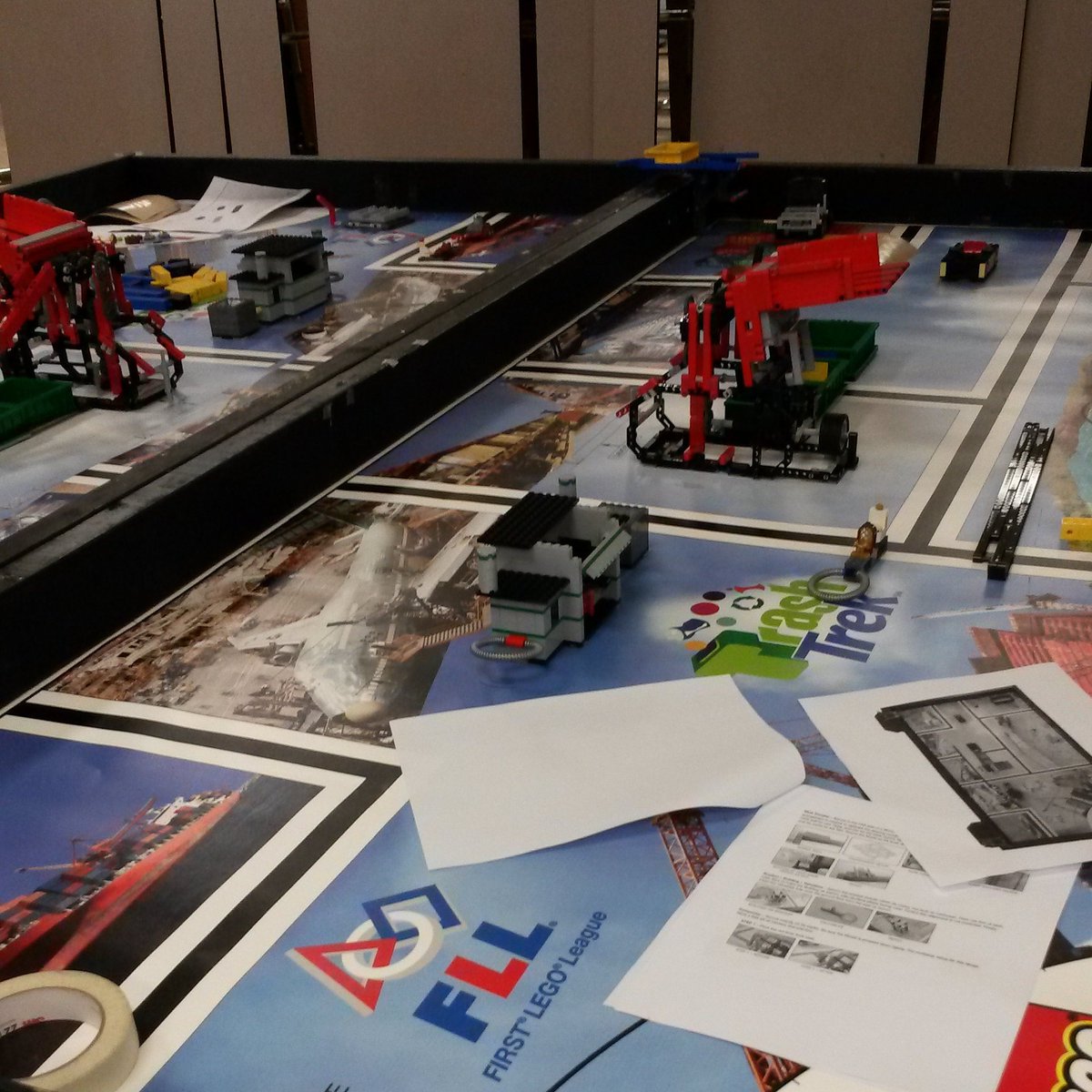 omgrobots_rt's tweet photo. RT Powerhawks1111: The #powerhawks are excitedly setting up for the FLL qualifier tomorrow! #omgrobots #scs2015 https://t.co/PN8NTlWJeM