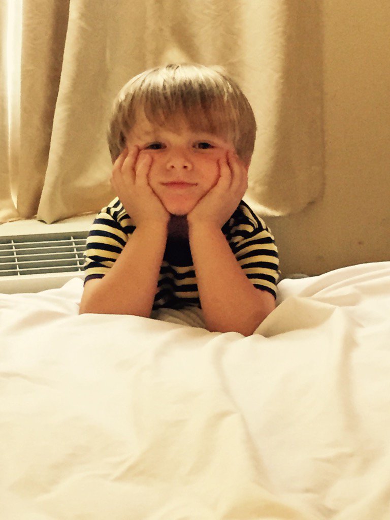 Jamey_Green's tweet photo. This child is cute but knows it! #lilminime #pleasedad #thecarter4 https://t.co/Ep1ZbxxSNv
