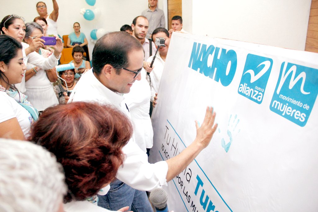 EquipoColima's tweet photo. Trabajaré con compromiso firme y real para que nadie sea discriminado por su género: @nachoperaltacol | #TuDecides https://t.co/qJBaEEcRUK
