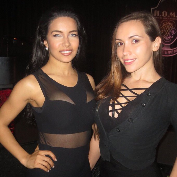 Last night..charity event for homeless teenagers 💙  @yenitzamunoz https://t.co/ayCiWIGn70<a href="/tag/selfie"class="tags"><span>#selfie</span></a>