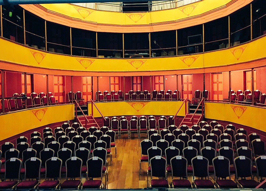 VerityRansom's tweet photo. All ready for the opening performance of #StrangeGhost #premiere #opera #rupertbrooke @kyropoulos #festivaltheatre https://t.co/7ZvtRz3O3E