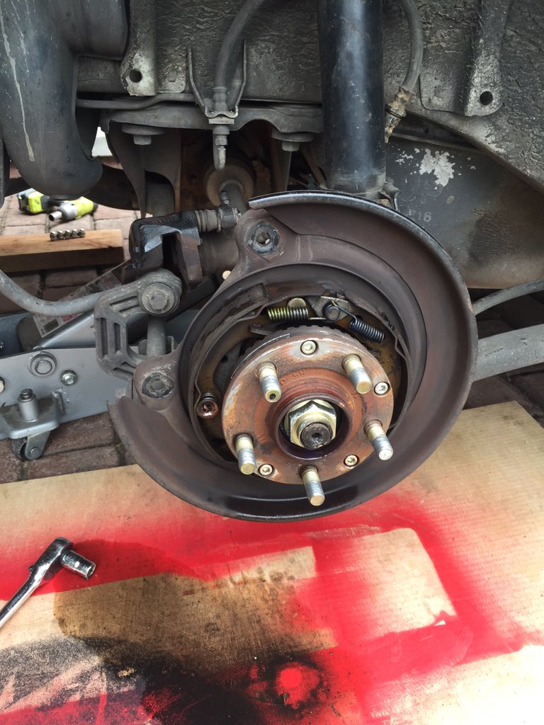 rjhashtag's tweet photo. Thanks to your help, I have the guts to inspect and remove my rear brakes and rotors @EricTheCarGuy #DIY #dirtyhands https://t.co/NaGjO3to6a