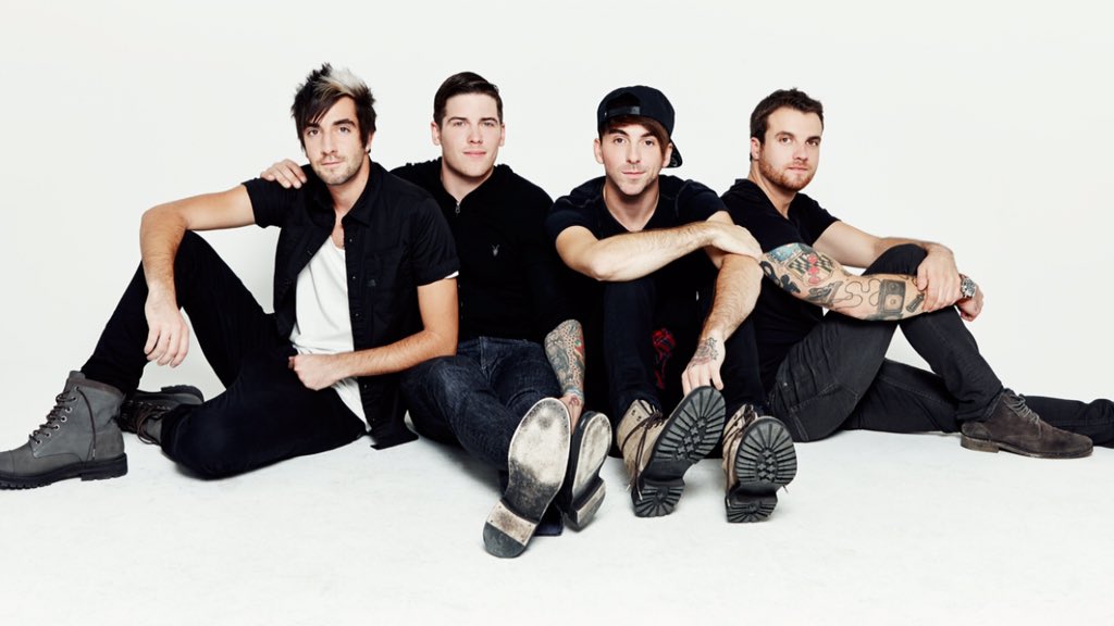 ptvperry's tweet photo. #ICantStopSmilingBecause bands exist 😄🎶 https://t.co/nLr1926JS6