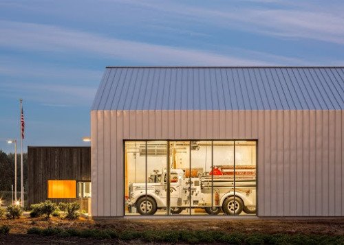strang_design's tweet photo. Oregon fire station by Hennebery Eddy features a burnt wood... https://t.co/G9jfxa6c1V https://t.co/slw7o3JUKA