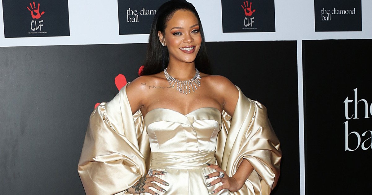 TheCut's tweet photo. Rihanna shined at the Diamond Ball, obviously 💎✨ https://t.co/tEDlR5iqco https://t.co/zQr8RRT5pc