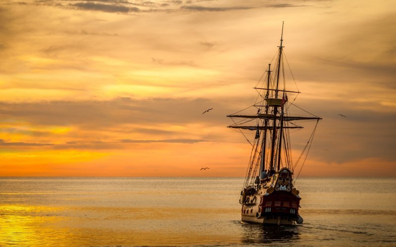 MasterMapper01's tweet photo. 1772-Leaving today on behalf of the Royal Society to search for the Terra Australis! Commanding the HMS Resolution. https://t.co/8hgtZV9PHX