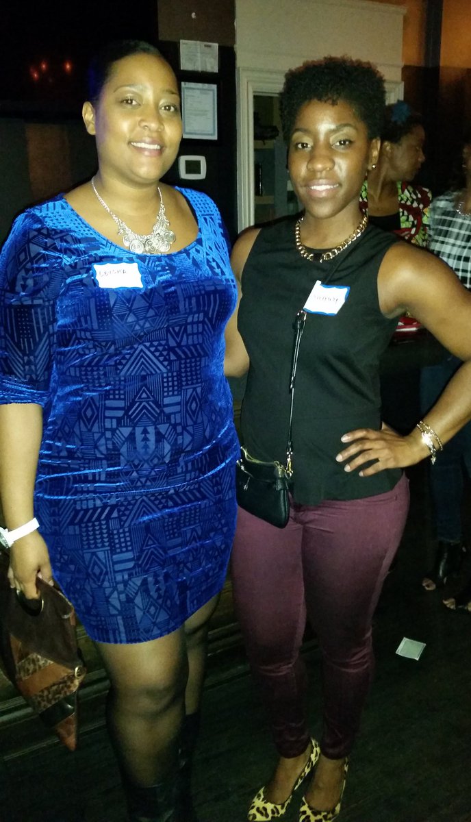 Court_onCareers's tweet photo. Nice running into #TBSG founder Leisha @elevate_network at their holiday mixer #elevatenetwork https://t.co/D37BMrIXDz