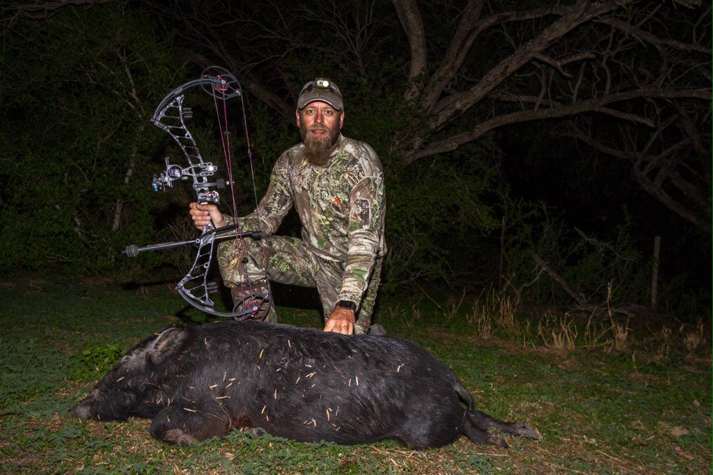 Hog Ronnie got two weeks ago w/ his #bowtech #Prodigy ......🎯🐽 #bowhunting #hoghunting #southtexas