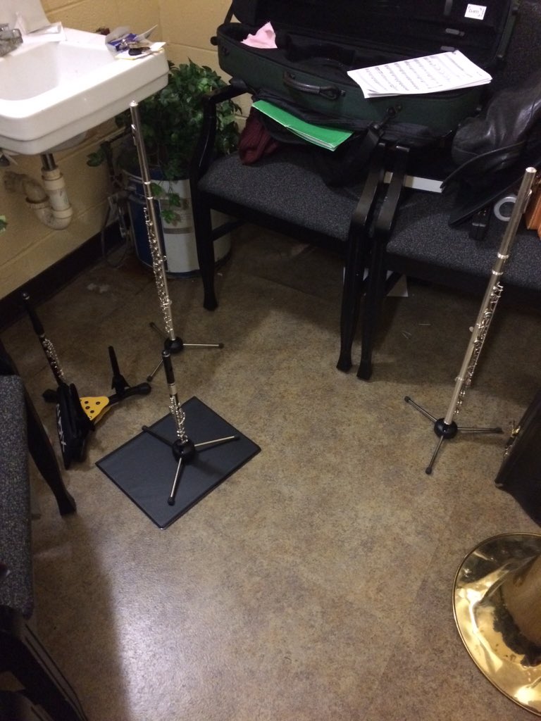 absmulhern's tweet photo. It's a flute farm backstage for #Christmas @CairnUMusic @CairnU @CairnULife https://t.co/t4l9qnJlKf
