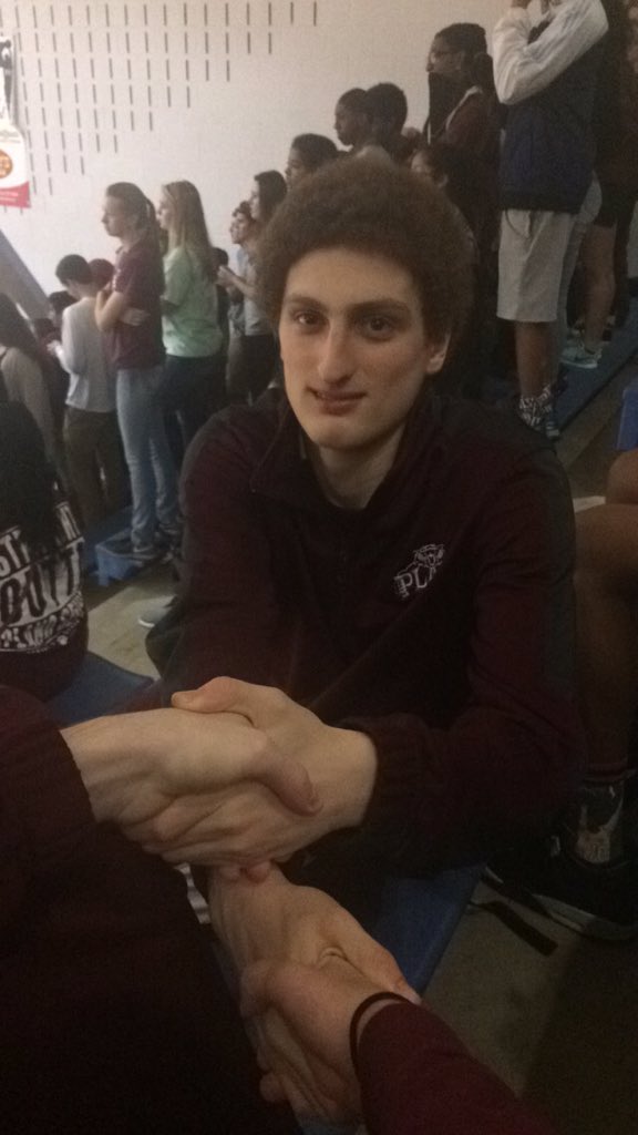 amandawahl_'s tweet image. if I get 350 retweets, David Trink will get a Mohawk