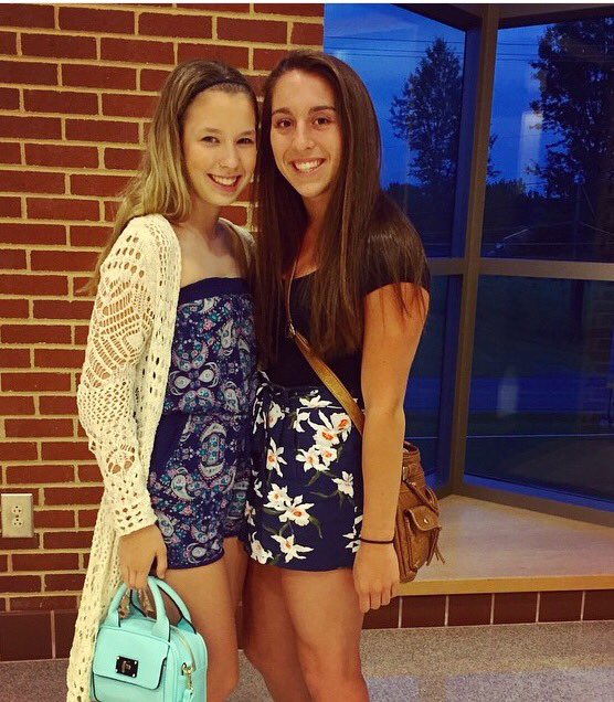 lydcamp1999's tweet photo. Happy bday Tay Tay 🎉@TAYlor_hock https://t.co/ZGFdOt6HLx