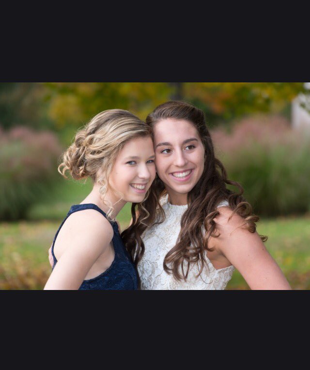 lydcamp1999's tweet photo. Happy bday Tay Tay 🎉@TAYlor_hock https://t.co/ZGFdOt6HLx