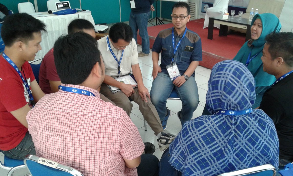 Buat kelompok dulu di sesi coach <a href="/fauzirachmanto/">Fauzi Rachmanto</a> <a href="/TanganDiAtas/">Komunitas Pengusaha Tangan Di Atas (TDA)</a> #TDACampPalembang