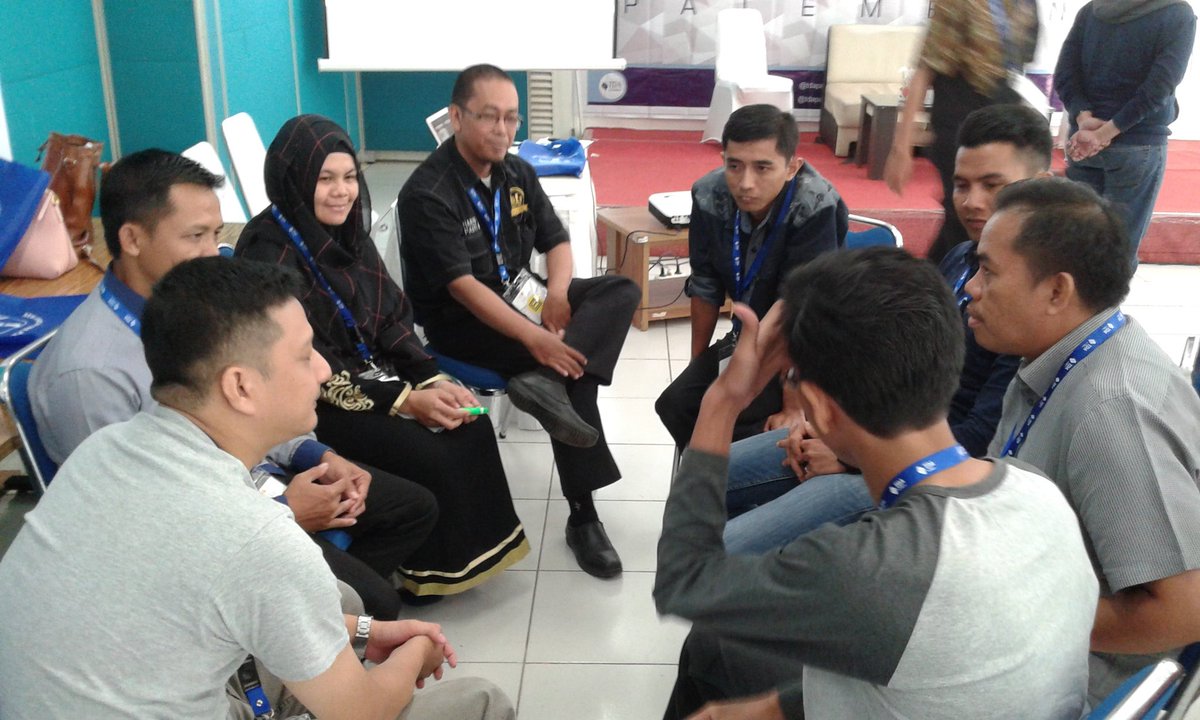 Buat kelompok dulu di sesi coach <a href="/fauzirachmanto/">Fauzi Rachmanto</a> <a href="/TanganDiAtas/">Komunitas Pengusaha Tangan Di Atas (TDA)</a> #TDACampPalembang