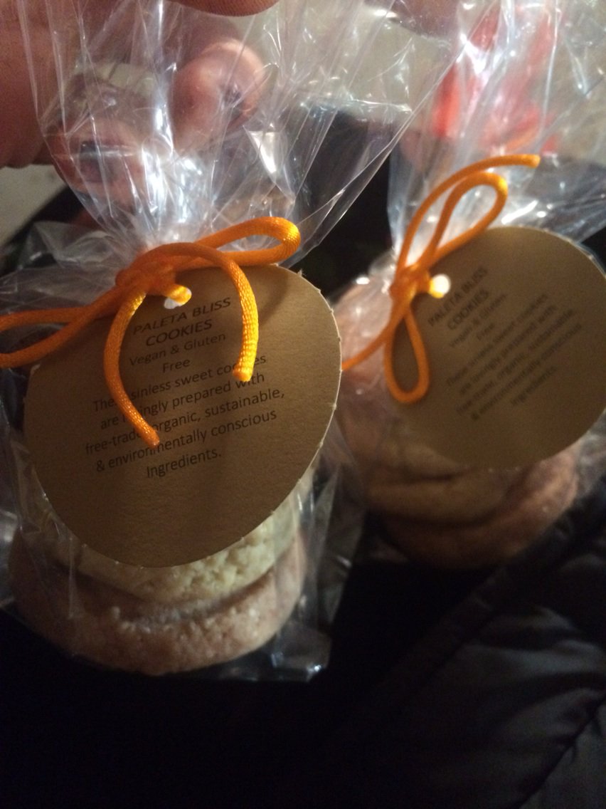 MsSarahPaulson's tweet photo. NationalCookie Day...@eatPALETA has me going crazzzzzy. https://t.co/lTwAveG3Si
