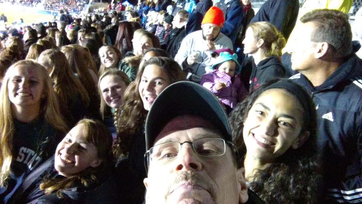 RandallMay12's tweet photo. #wcollegecup part 2! @loudounsc https://t.co/Inzw2vBN6E