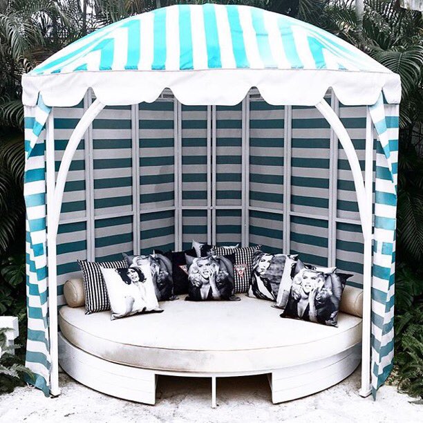 jessimalay's tweet photo. Bungalows + Bombshells today at @guess @galore brunch π See all your dream girls on my snapchat! #BombshellBrunch https://t.co/9366rxx6Ca