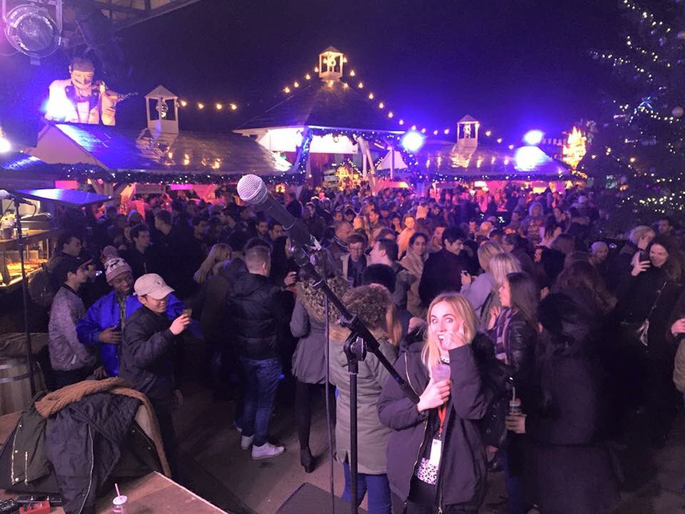 FulltoneProd's tweet image. Another packed night at The Mirror bar @WinterWonderLDN . Who's about tomorrow night....