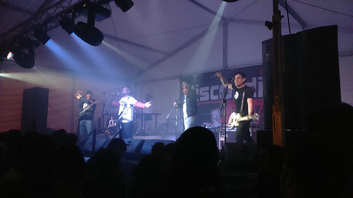 Nuestros amigos de <a href="/Discordia_rock/">Discordia</a> Que ganas de subirnos!  Ruido!