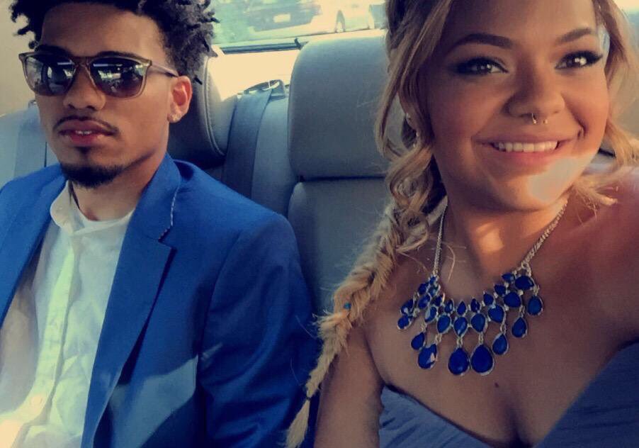 EmDollasss's tweet photo. #franday #prom2k #slayeddd lolz💙💙 https://t.co/EfzyTYOxNR