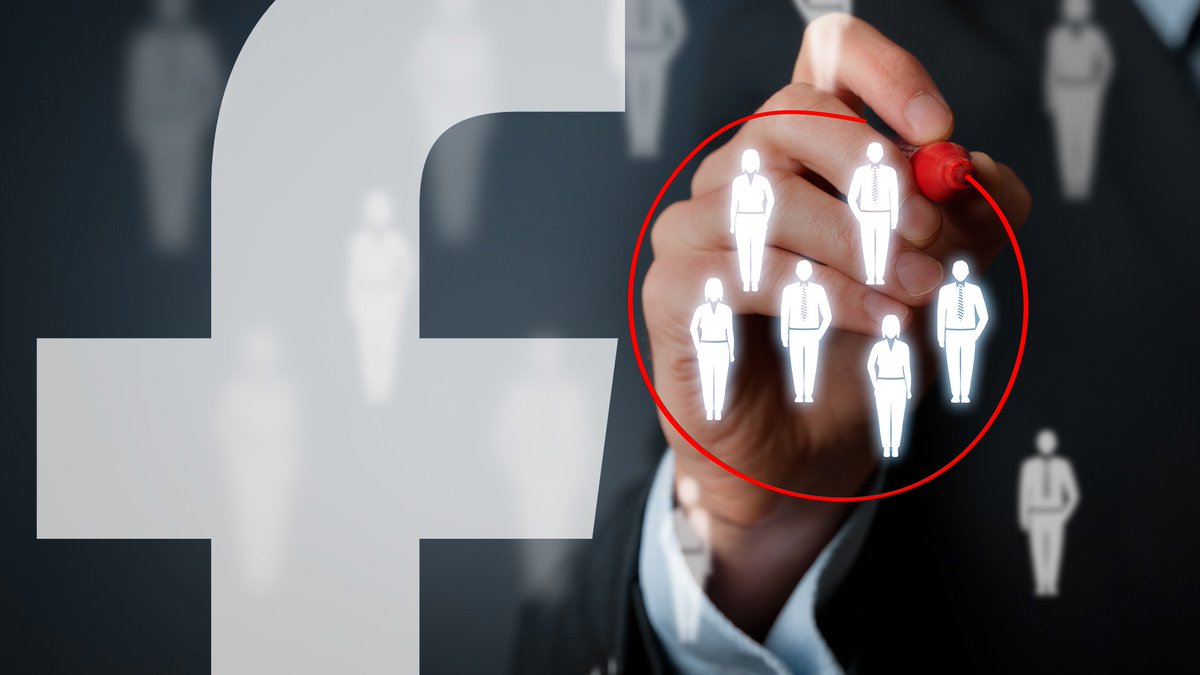 Curalate's tweet image. Take your holiday marketing to the next level with targeted Facebook &amp;amp; Instagram ads: cur.lt/1P3Zjl3.