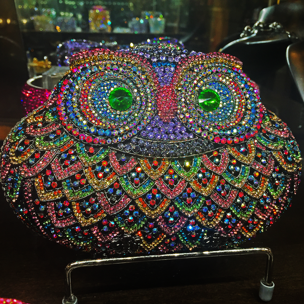 tagsEVOLUTION's tweet photo. This Swarovski Owl Clutch is a real hoot! #tagsevolution https://t.co/OQ65xuLWi9