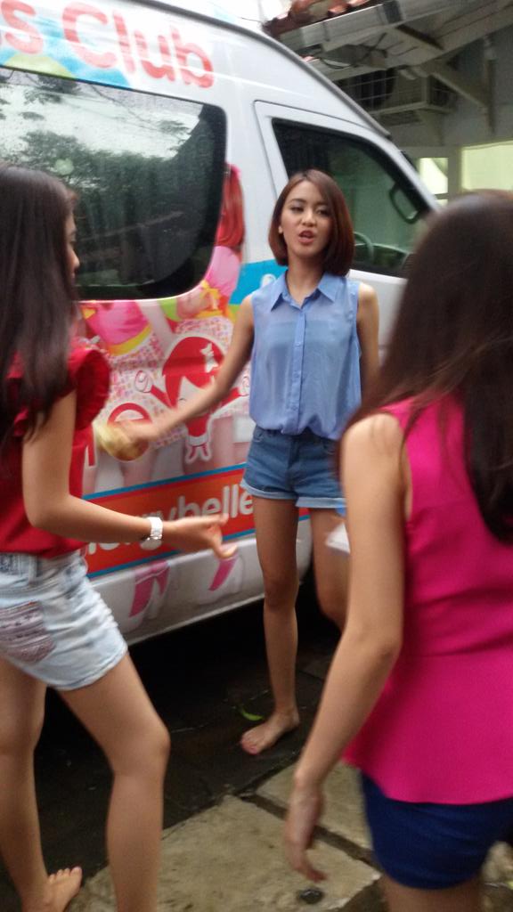 Lagi ancang2 mau nyuci mobil hihi <a href="/BeauMiftaChiBi/">Hasunal Miftah</a> <a href="/FunMutiaraChiBi/">Mutizer Official</a> <a href="/FunLaelaChiBi/">Laelaahn</a> 😁