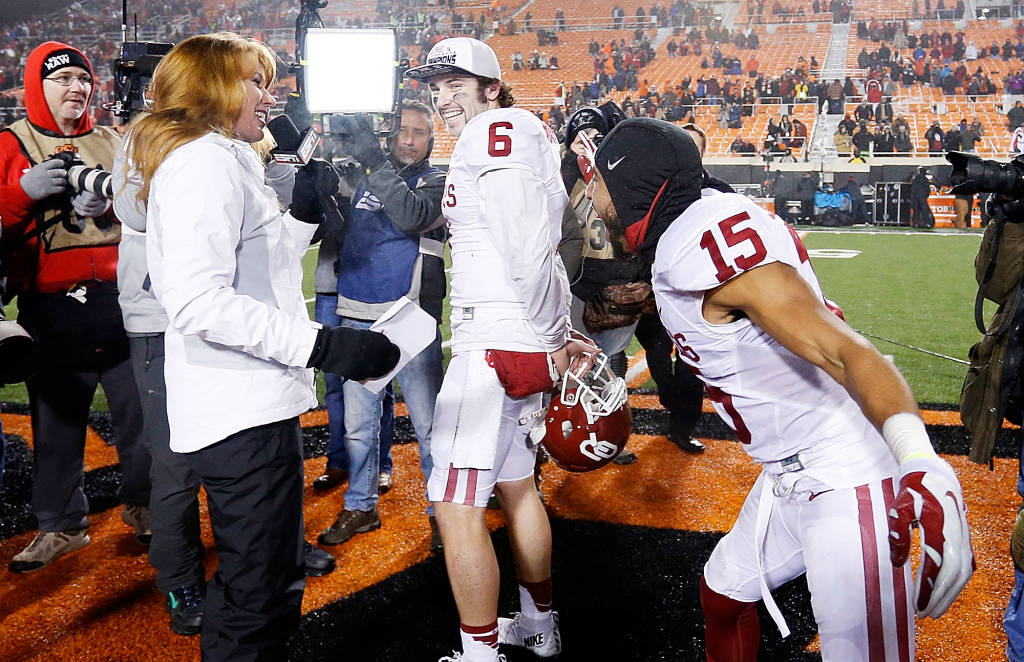 baker4heisman's tweet photo. Caption this photo. #Baker4Heisman https://t.co/RGDDbbdsFZ