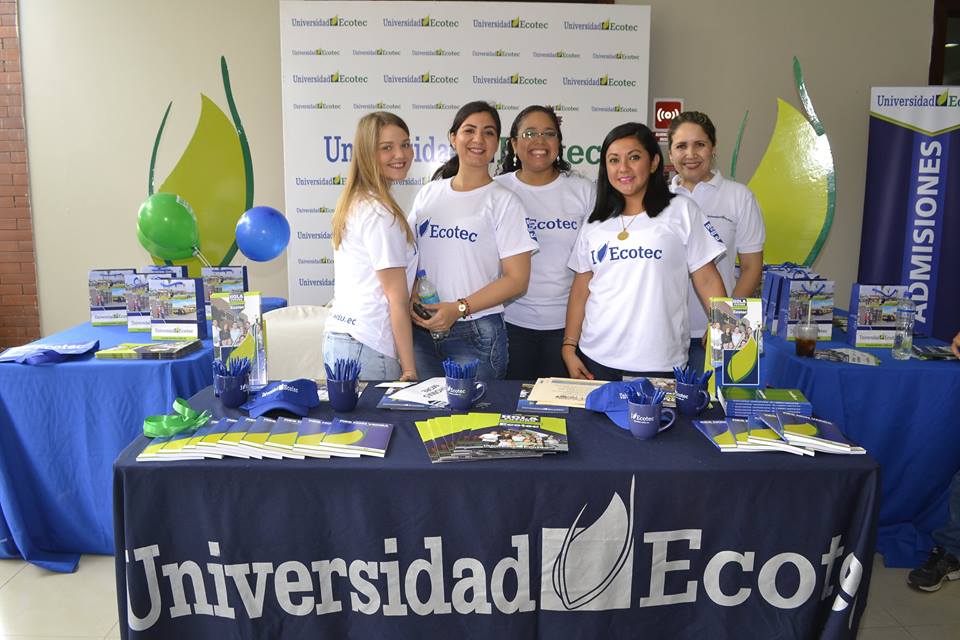 admi_Uecotec's tweet photo. #UECOTEC #OPENHOUSE2015 @admi_Uecotec @marytorresh22 https://t.co/xzQm5TpoEM