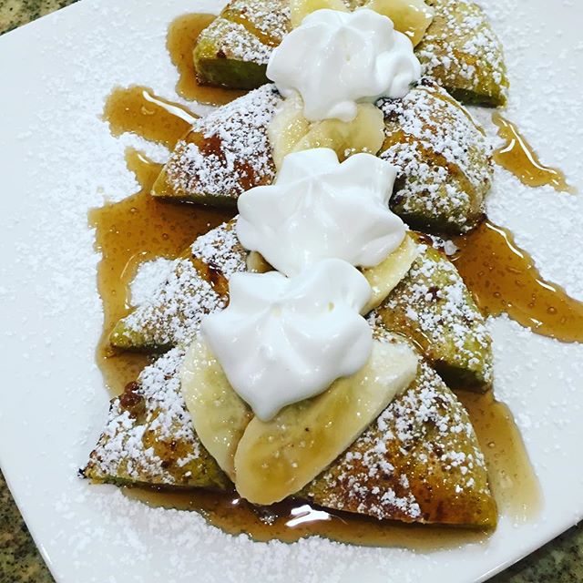 CafeGraceHI's tweet photo. Bagel puffs and Banana Walnut French Toast! #alohafriday #bagelpuff #cafegracehi https://t.co/XIWRuqe1jm