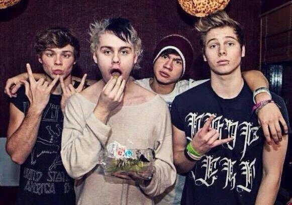 dead_torment's tweet photo. La faccia di Michael ... https://t.co/CaLotFGkgm