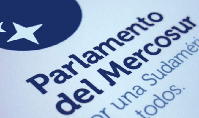 laradiodelsur's tweet photo. #Parlasur: Sistema electoral venezolano es de los más seguros del mundo #6D https://t.co/gei3bJLZ5X https://t.co/raAubfxwqi
