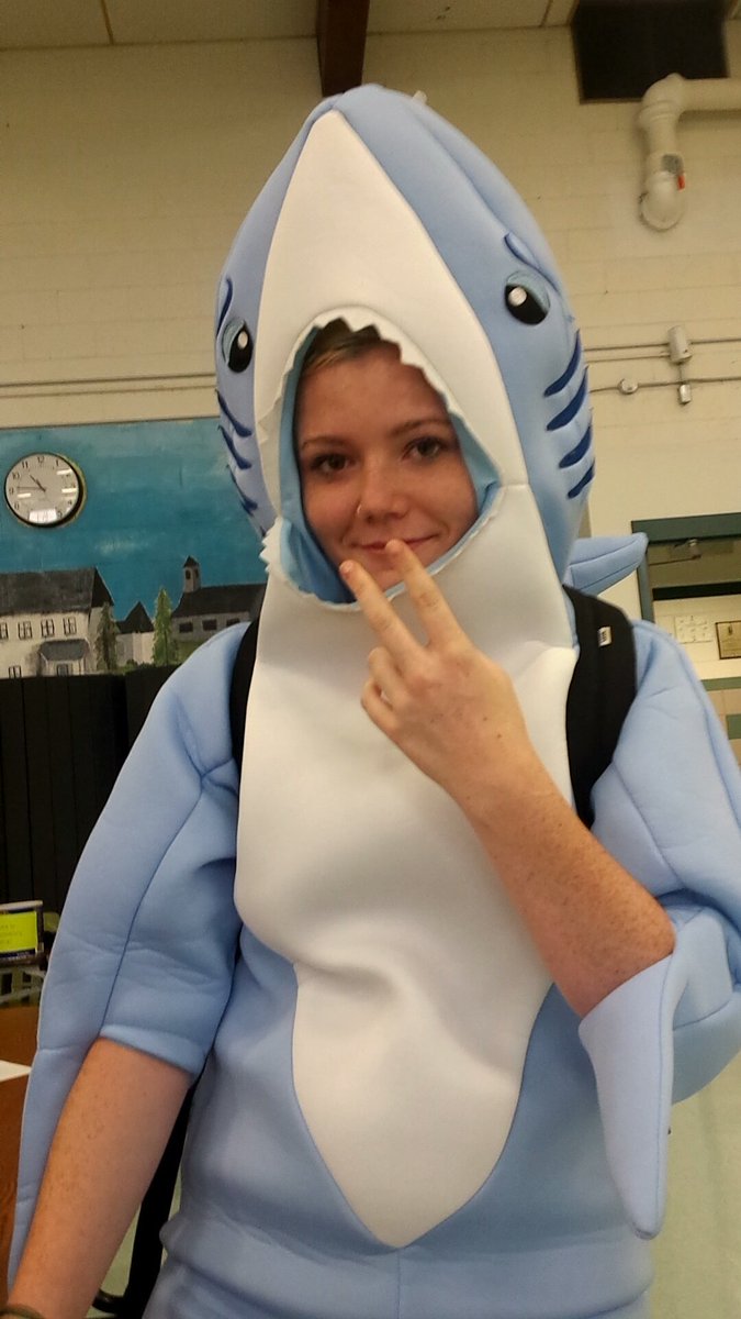 maddyL14's tweet photo. Congrats to my this shark on passing her graduation portfolio! Love you Ally https://t.co/0TtnzwfLZq