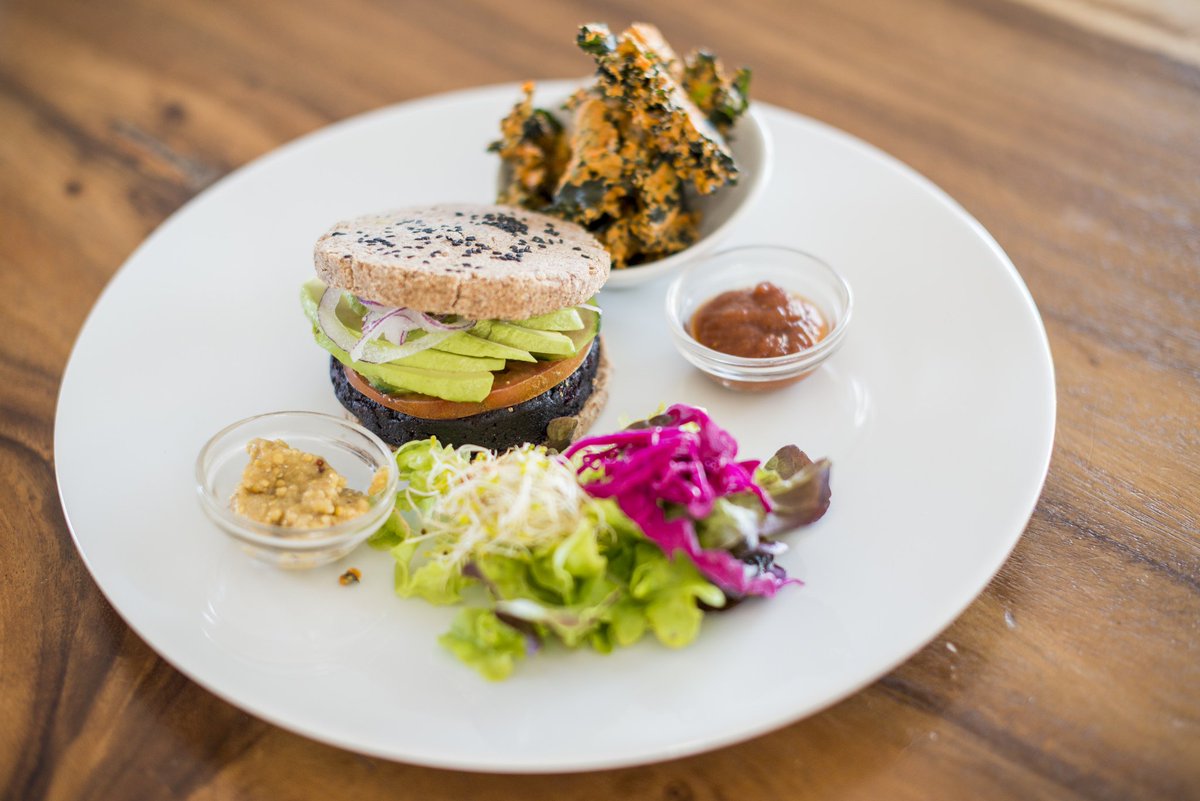WildBeets's tweet image. The Sun Burger. Homemade from top to bottom. #wildbeets #rawfood #ibiza