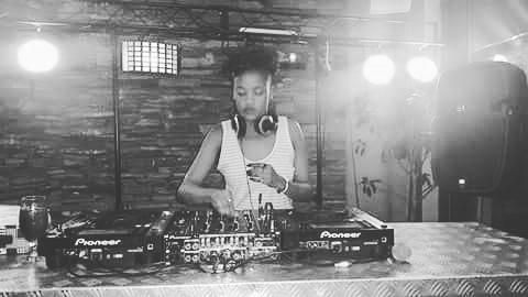 Dj_Csoul's tweet photo. Killed my set at Newscafe maponya 
#AuthenticLady
#Djcsoul https://t.co/ROG1BuBu97