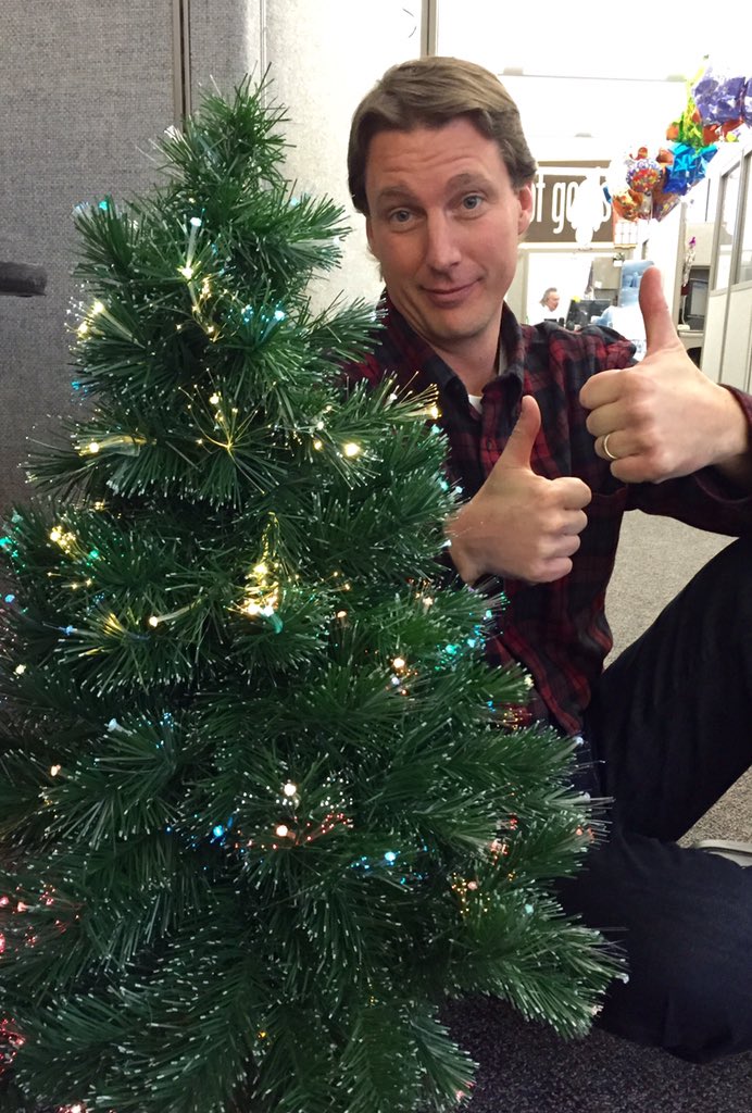 CABLExpress's tweet photo. Of course @JTCableGuy couldn't pass up this opportunity to pose with a #FiberOptic Christmas tree. #RespectLayerOne https://t.co/4XIBGppw2L
