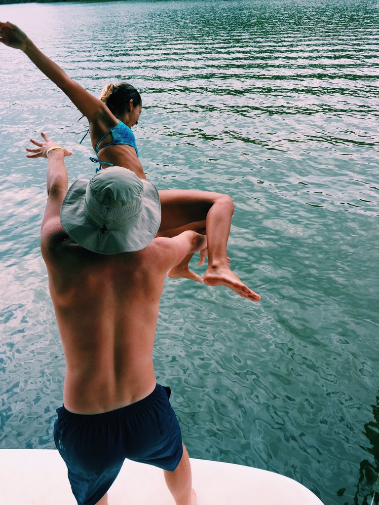 iameslice's tweet photo. I miss lake days with @Dianacarlson95 #Ready4Break https://t.co/FdW5Ee1Lvp