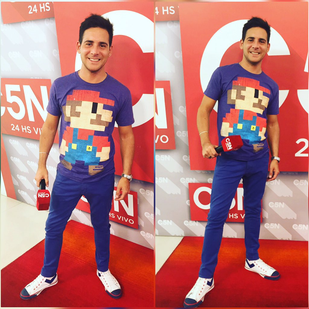 Maticiri's tweet photo. GRACIAS @SeaQuestOk por la remera, toda la onda!!! @C5N https://t.co/87ZsuoElzD