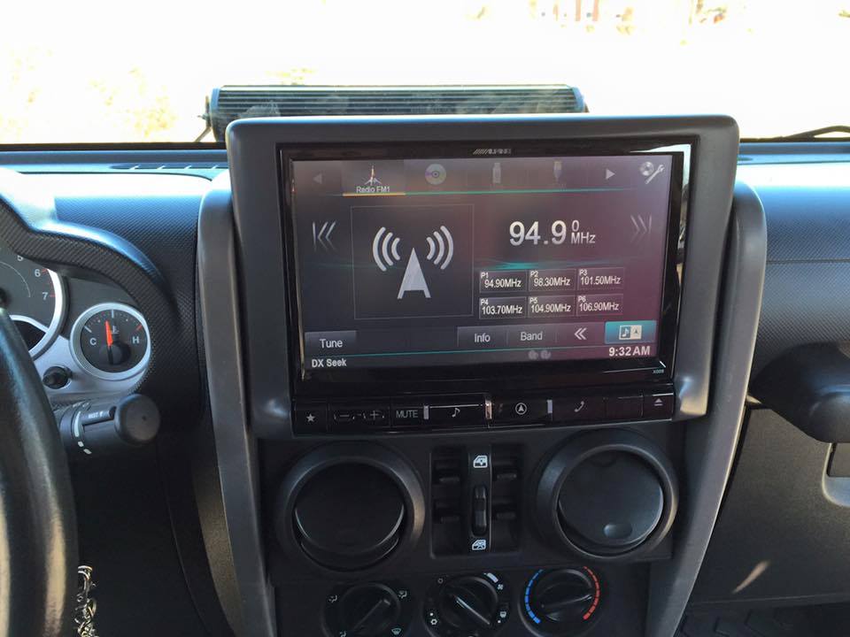 An older car or truck can experience new life with the X009 - bit.ly/1lBNdCJ
#AlpineRestyle #JEEP
