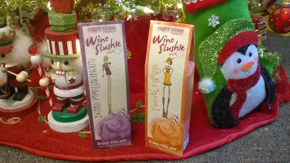 IECaverns's tweet photo. FREE wine slushie samples to 21+ during the Holiday Happenings at Indian Echo Caverns! (Sunday, Dec. 6, 1-5 pm) https://t.co/8EDQofoy56