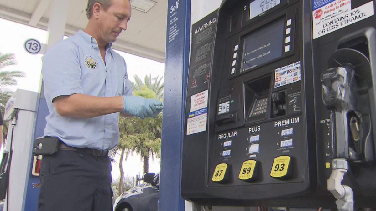 The @HollywoodFLPD cracked down on gas skimmers today bit.ly/1Q5Id6p?utm_me… https://t.co/uX4ihLikDE