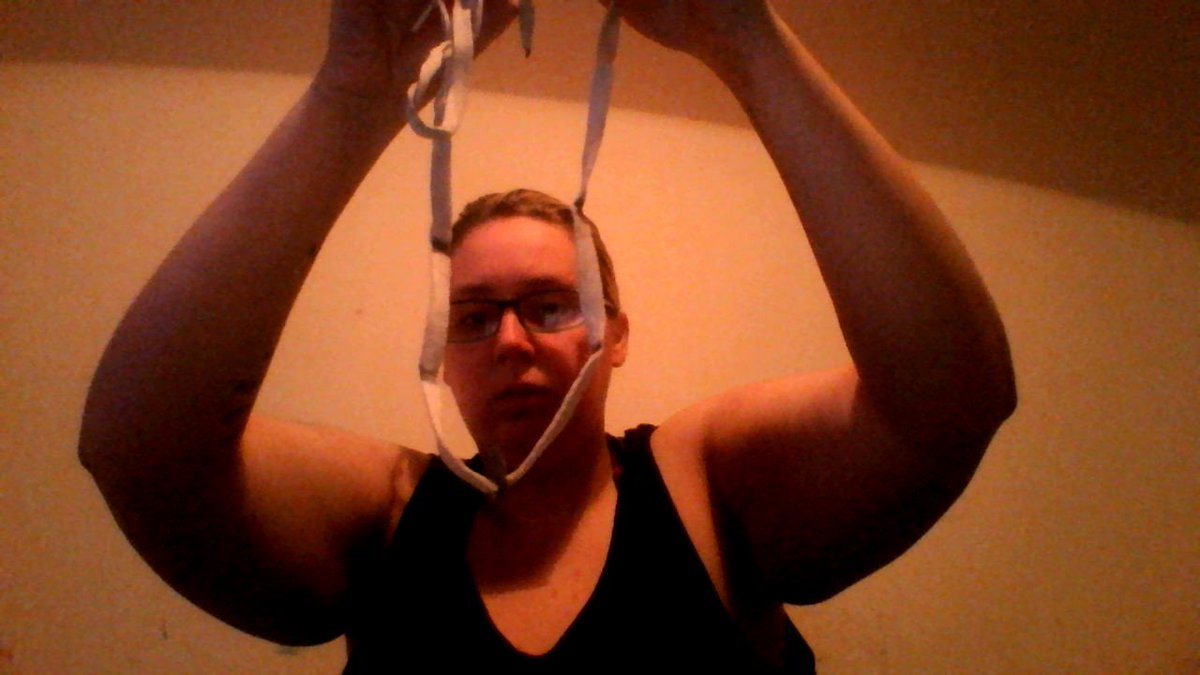 sjas97's tweet photo. @ConFenlon i made a necklace out of ur guitar pick lol @TonightWeLive https://t.co/B109d5JFhr