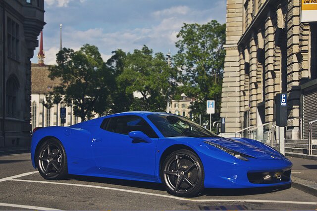 TackyTackey's tweet photo. Ferrari 458 in "Royal blue"😛 https://t.co/v6f8ng5pGs