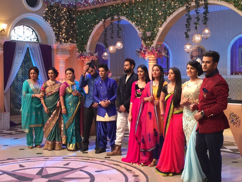 Tonite #antaksharinight #ZRA <a href="/ZeeTV/">ZeeTV</a> #zeepariwar