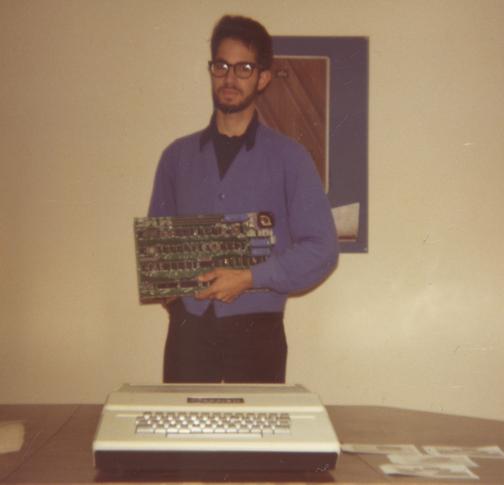 TechRepublic's tweet image. Apple&apos;s first employee: The remarkable odyssey of Bill Fernandez tek.io/1NwJQ6p by @JasonHiner #apple