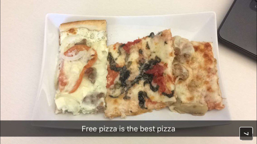 OmgPizzaClub's tweet photo. #PizzaSnaps #FreePizza #FriYAY https://t.co/4E3onQzEfE