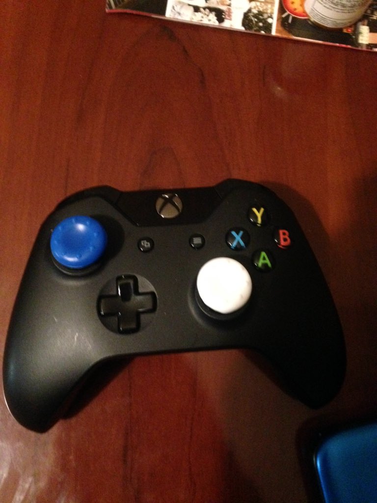 AcuteGaming_'s tweet photo. Just got our grips from @Fatal_Grips LOVE THEM plan on getting more through or sponsorship! USE CODE: Acute2015 https://t.co/RsTx3i0MhZ